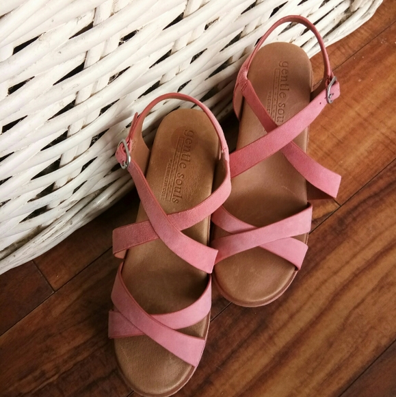 NWOT Kenneth Cole Gentle Souls Strappy Wedge - Picture 4 of 14